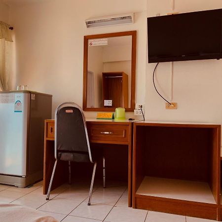 Baansilp Hotel Чианграй Экстерьер фото