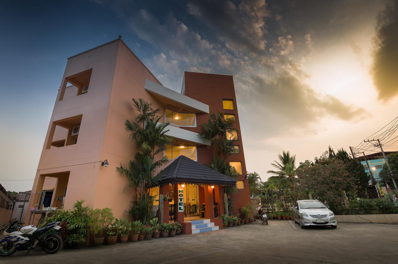 Baansilp Hotel Чианграй Экстерьер фото