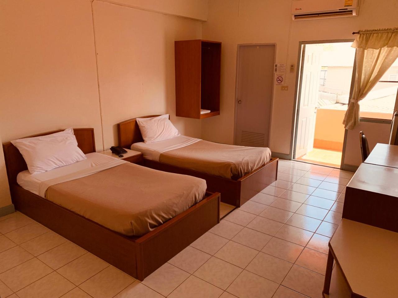 Baansilp Hotel Чианграй Экстерьер фото